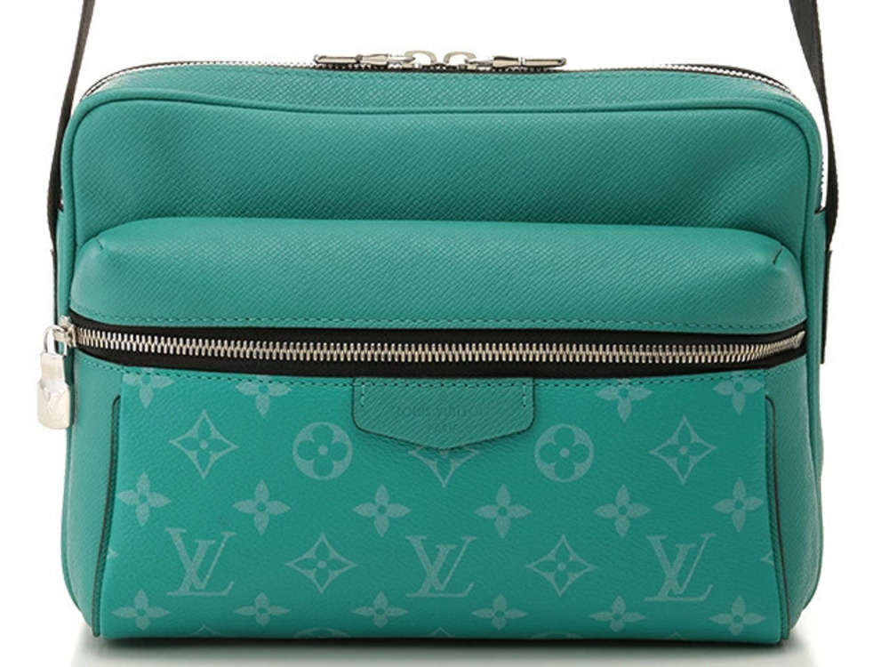 LOUIS VUITTON Outdoor Messenger Vert Taiga Leather Monogram Canvas Bag